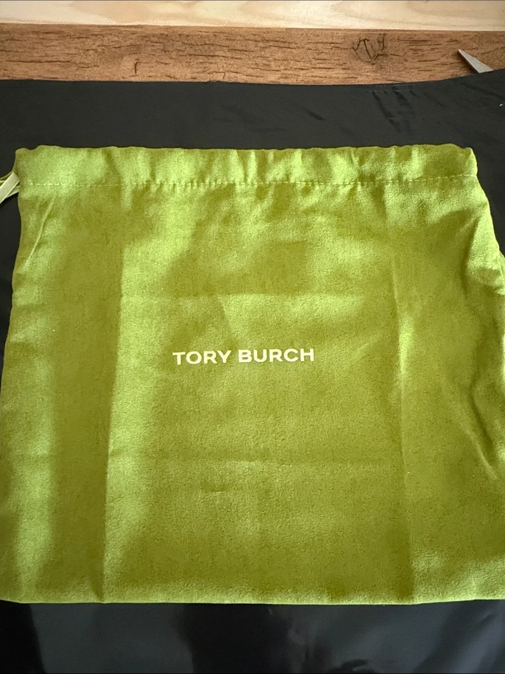 Tory Burch McGraw Tan Pebbled Leather Crossbody Wallet with Logo